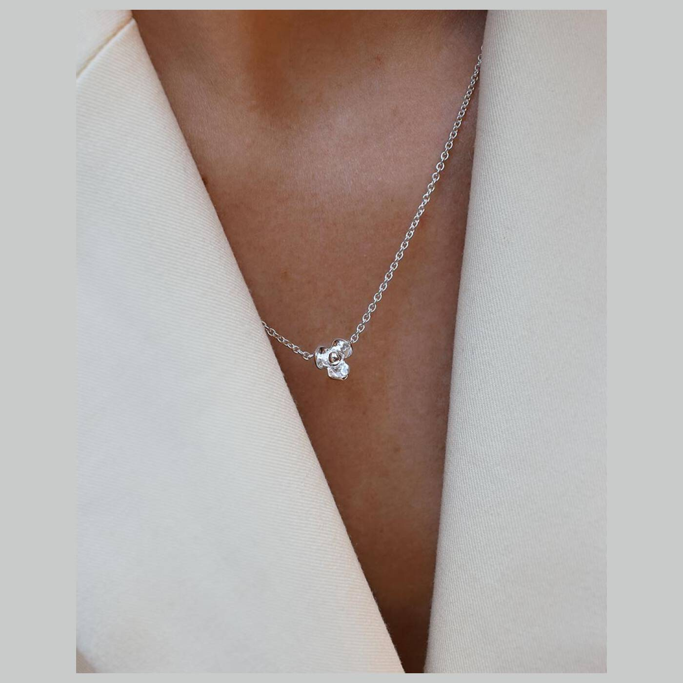 Lotus halsband silver