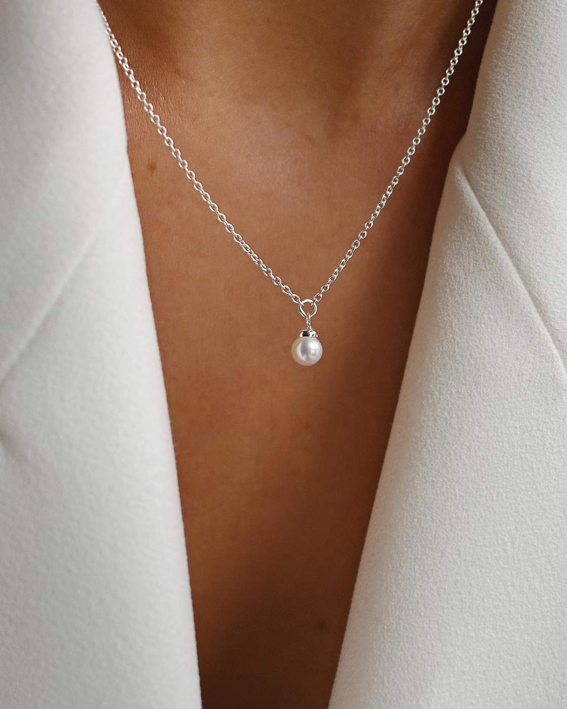 Petite Pearl single necklace