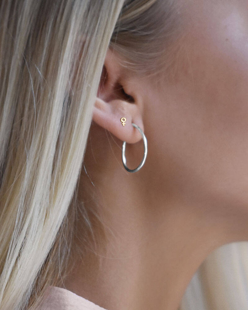 Women Unite drop örhänge guld