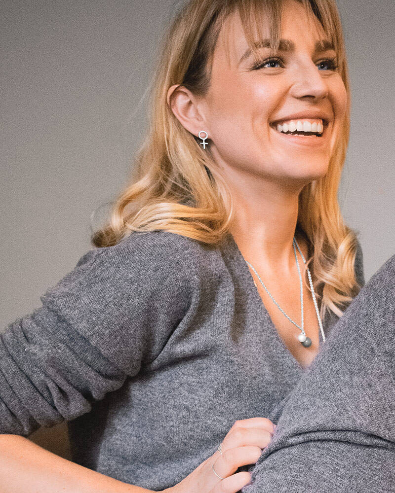 Women Unite small örhänge silver