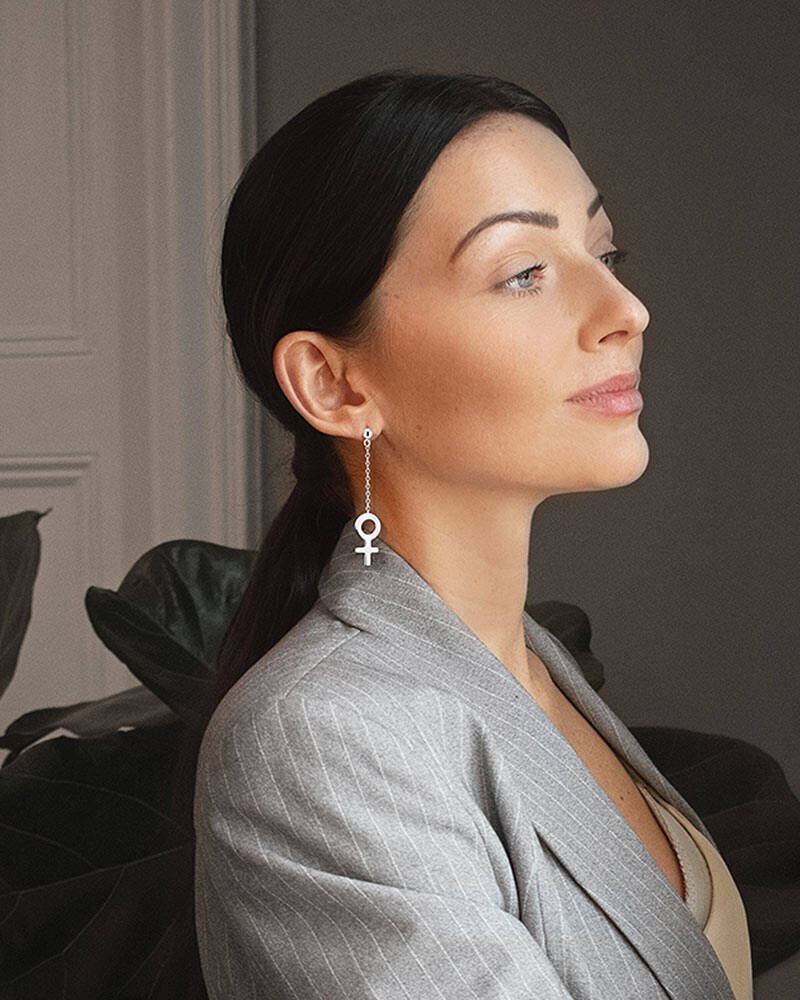 Women Unite long örhänge silver